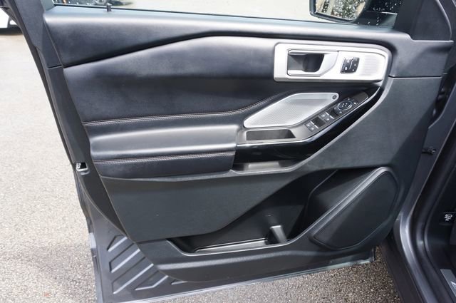 Certified 2023 Ford Explorer Platinum w/ Technology Package AWD/4WD image 33