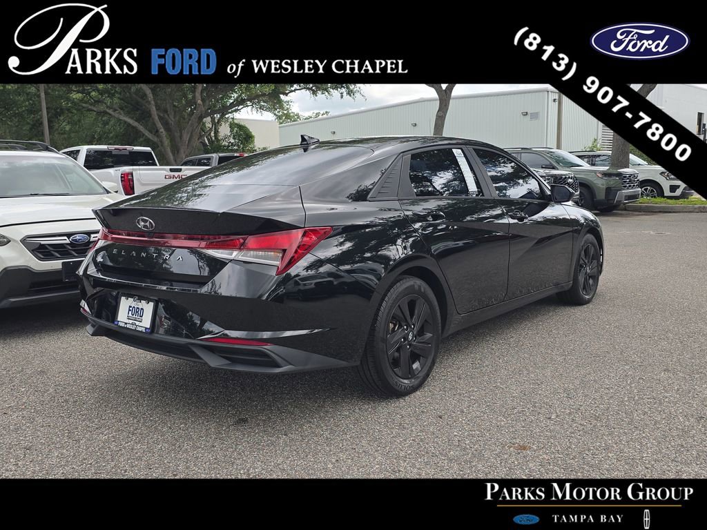 Used 2021 Hyundai Elantra SEL w/ Convenience Package FWD image 4