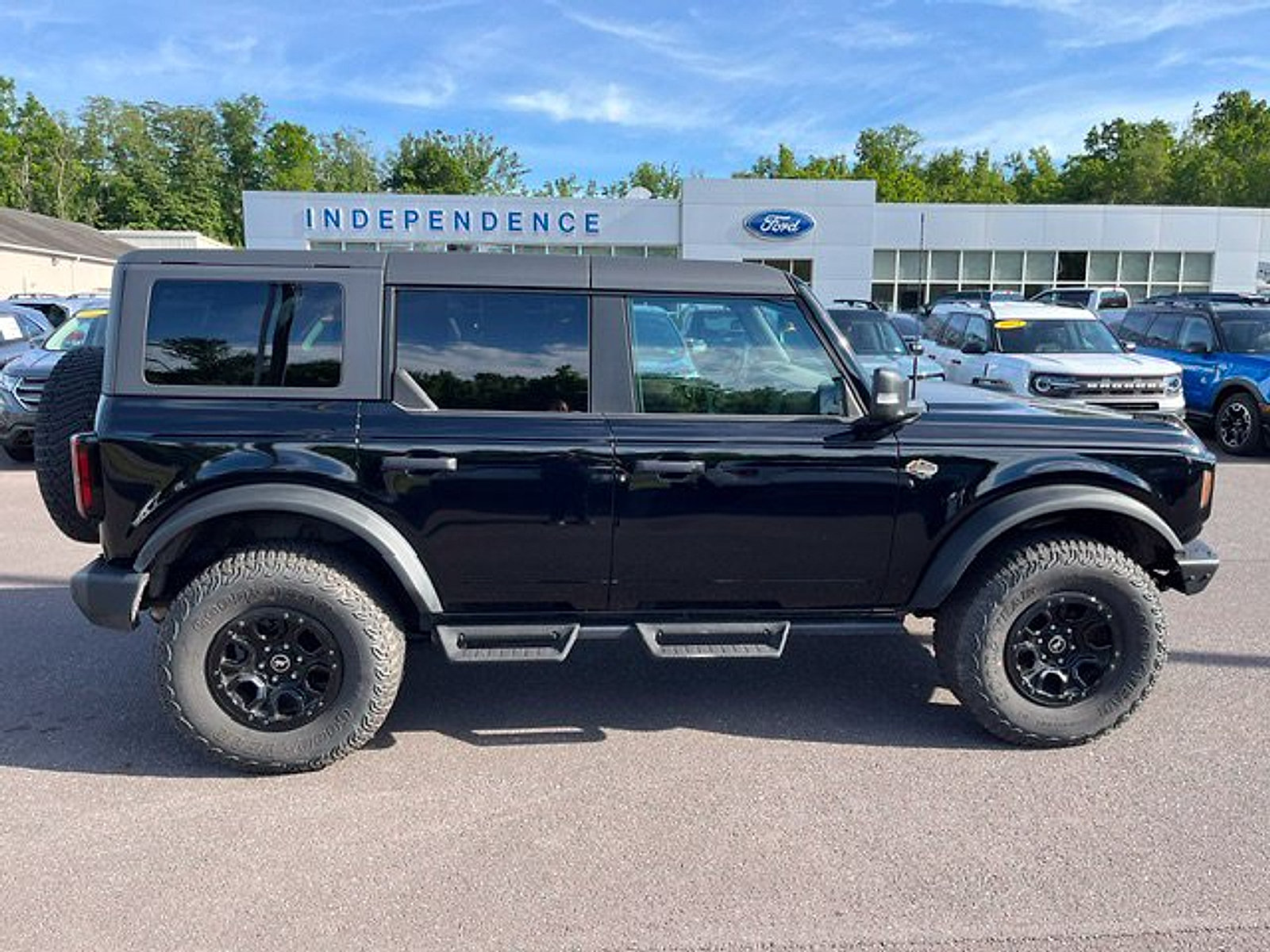 Certified 2024 Ford Bronco Wildtrak AWD/4WD image 9