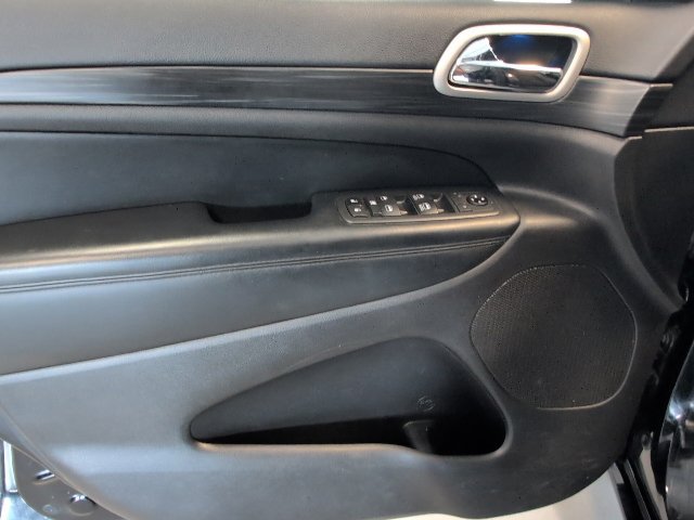 Used 2021 Jeep Grand Cherokee Laredo X AWD/4WD image 14
