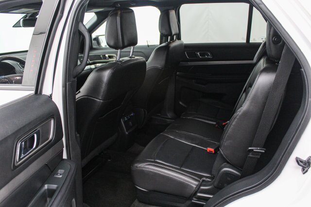 Certified 2018 Ford Explorer XLT w/ Equipment Group 202A FWD image 11