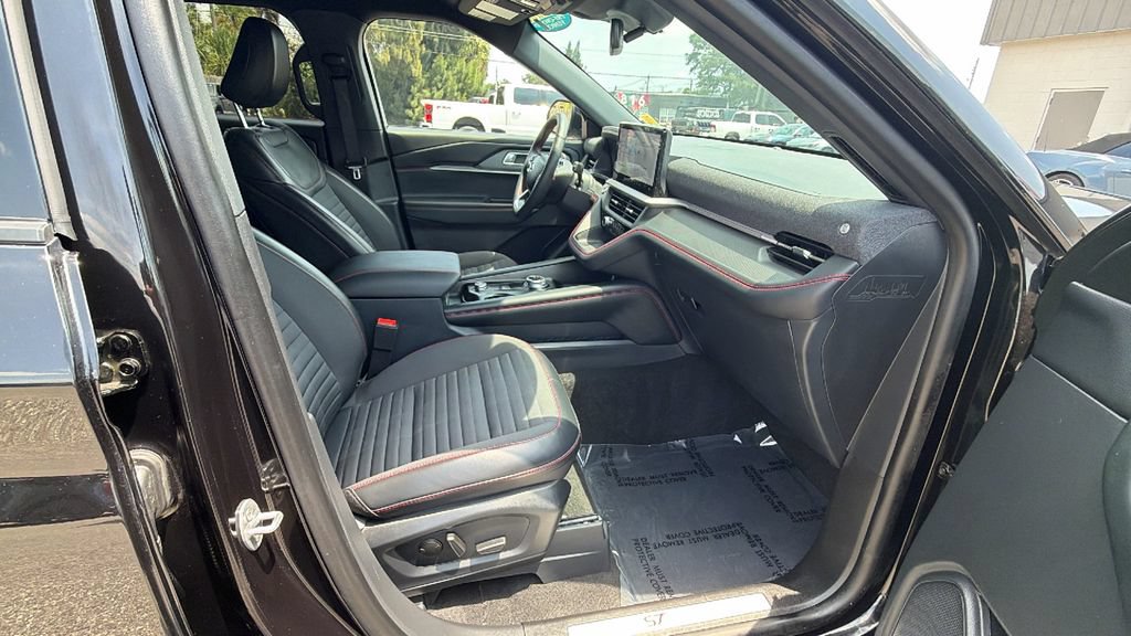 Certified 2026 Ford Explorer ST-Line w/ ST-Line Street Pack RWD image 28