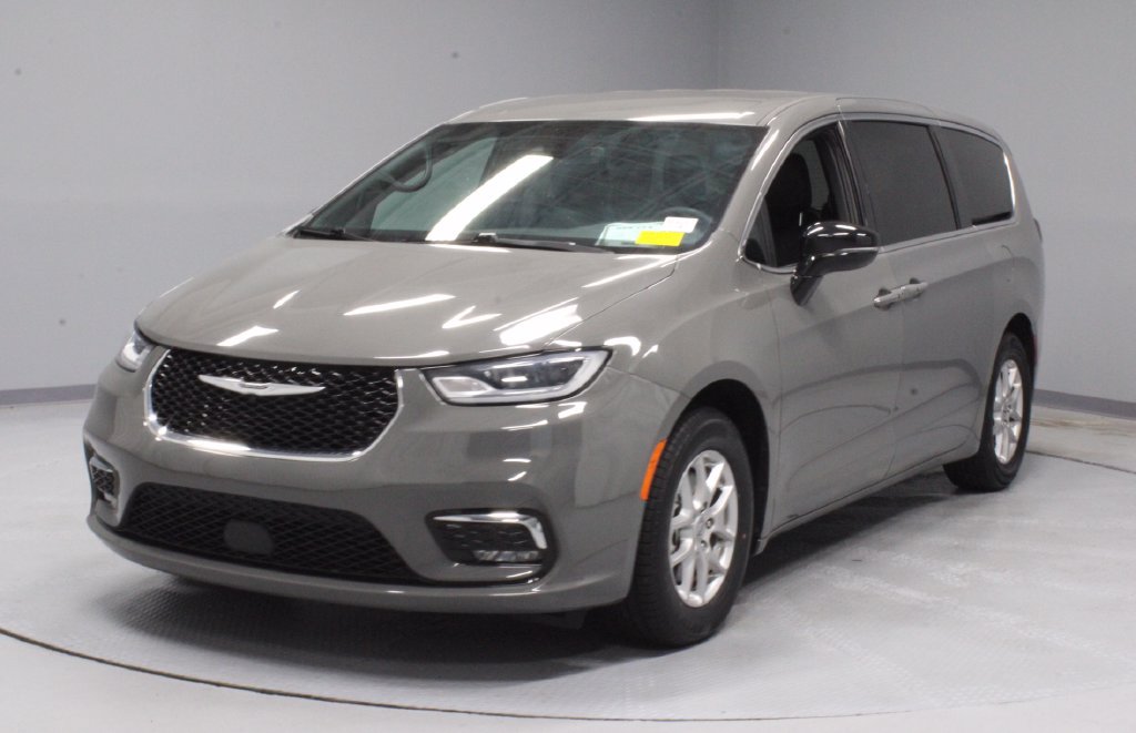 Used 2025 Chrysler Pacifica Select FWD image 7
