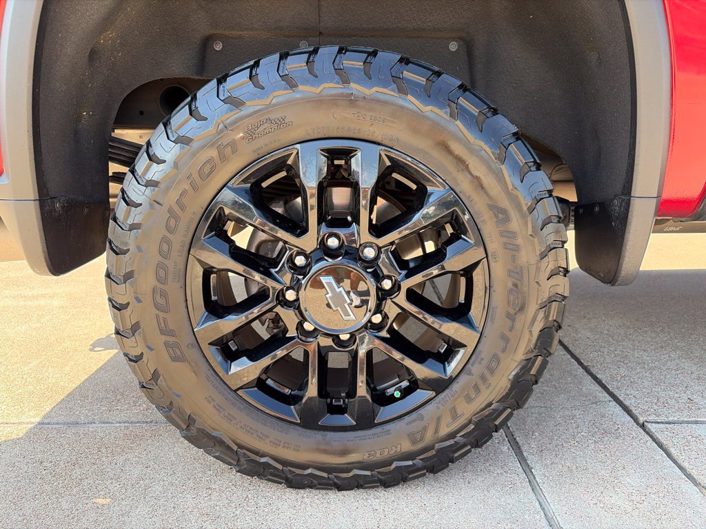 Used 2025 Chevrolet Silverado 2500 LTZ w/ Trail Boss Package AWD/4WD image 9