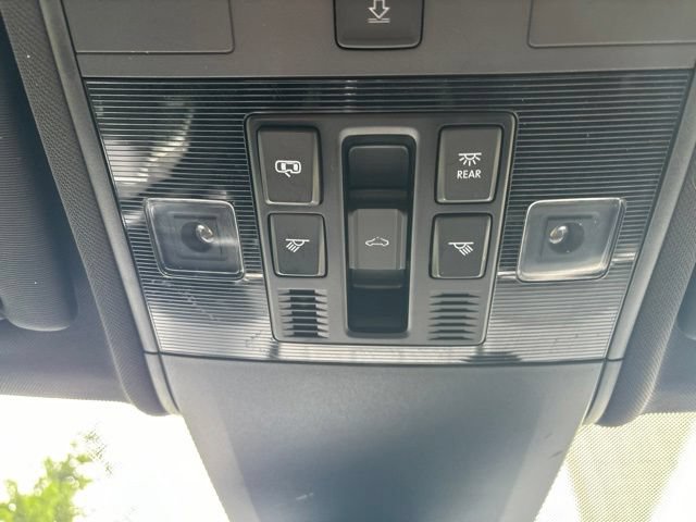 Used 2020 Volkswagen Atlas Cross Sport SEL Premium R-Line AWD/4WD image 31