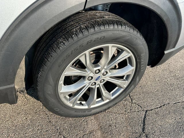 Certified 2023 Ford Explorer Limited AWD/4WD image 7