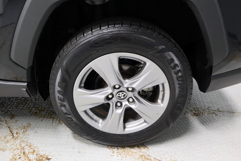 Used 2024 Toyota RAV4 LE AWD/4WD image 18