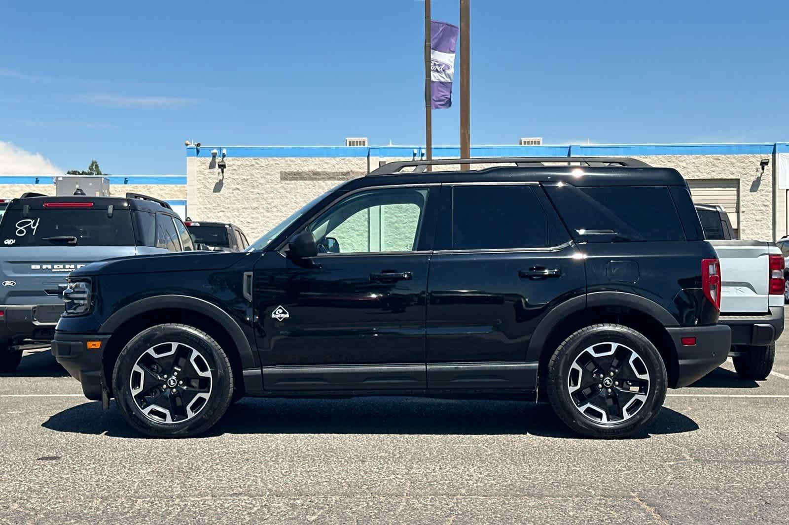 Certified 2023 Ford Bronco Sport Outer Banks AWD/4WD image 6