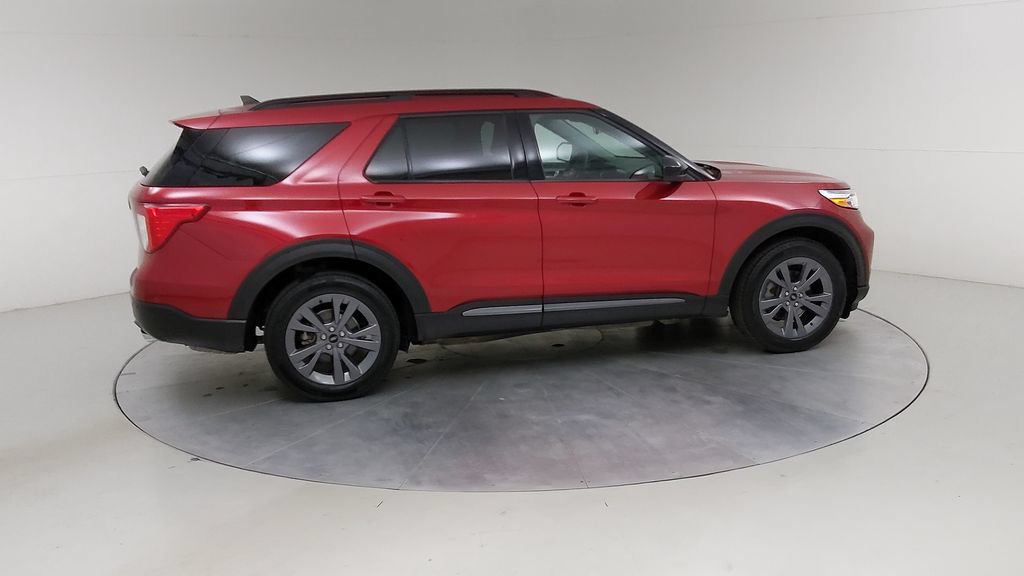 Certified 2023 Ford Explorer XLT w/ Equipment Group 202A AWD/4WD image 13