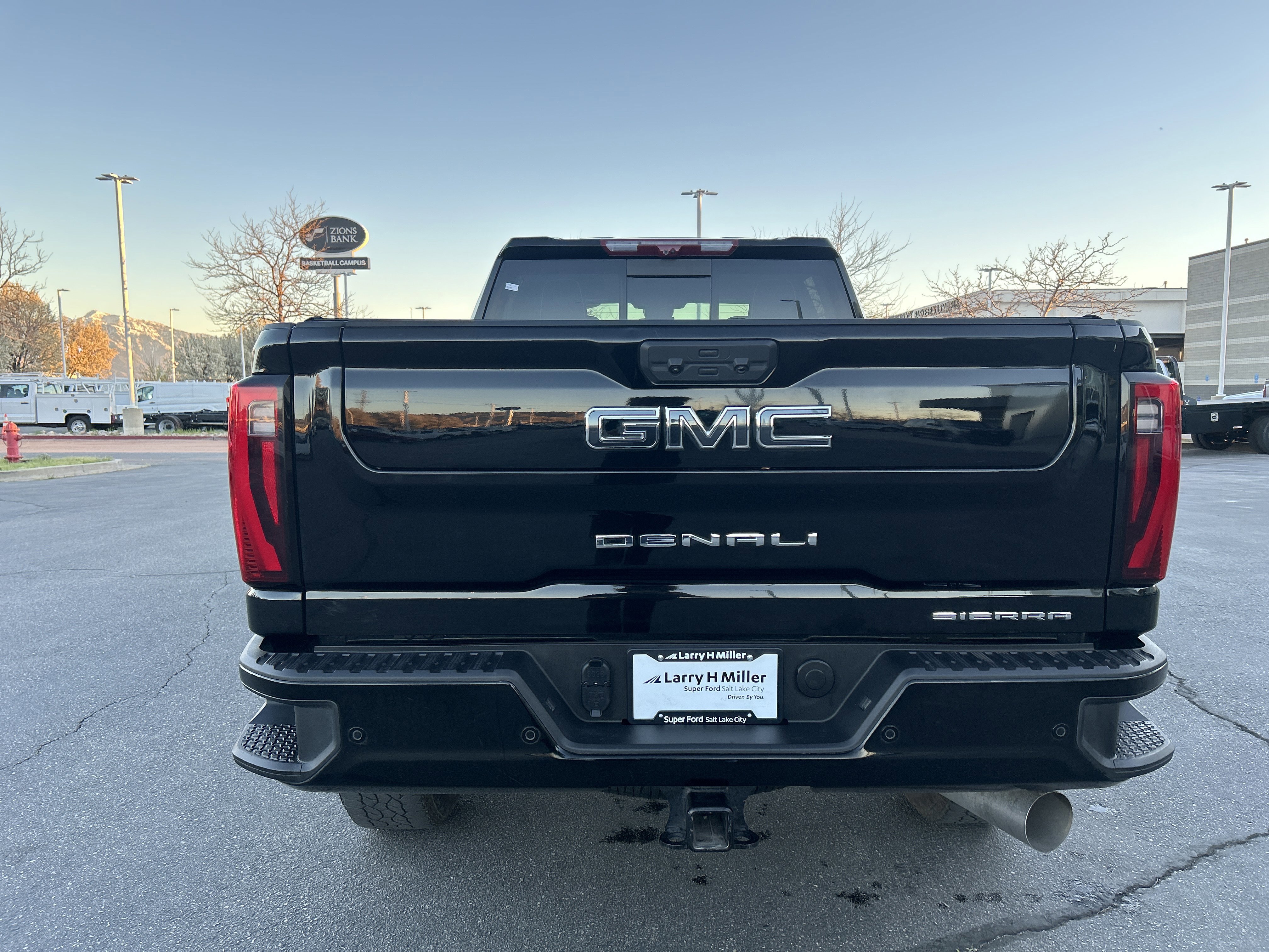 Used 2025 GMC Sierra 2500 Denali Ultimate w/ Max Trailering Package image 5