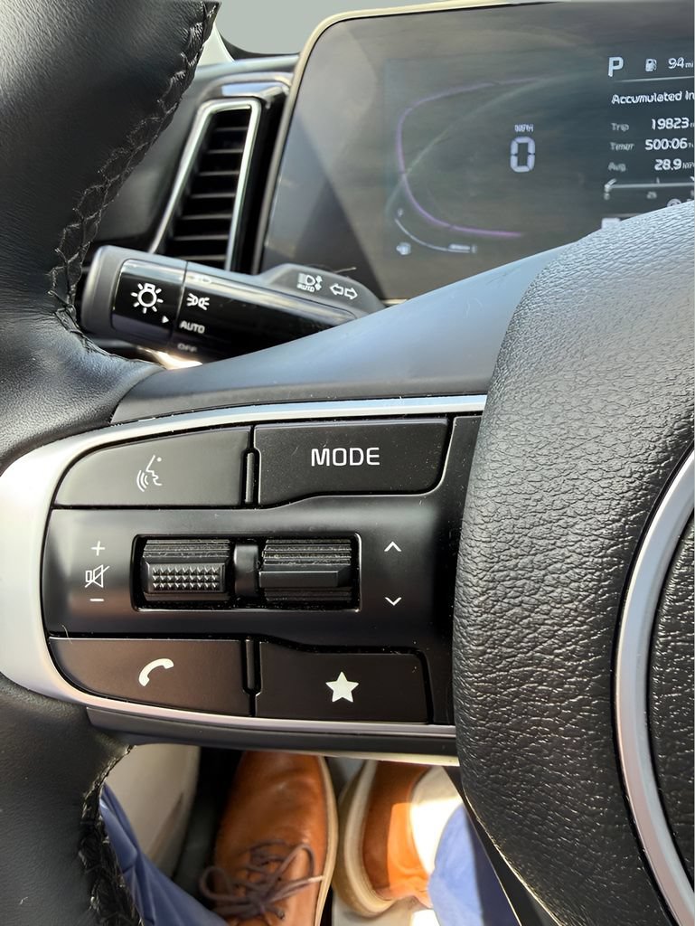 Used 2025 Kia Sportage EX FWD image 19