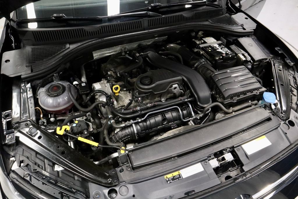 Used 2025 Volkswagen Jetta SE image 16
