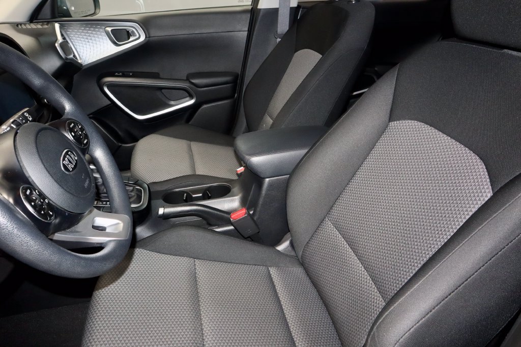 Used 2020 Kia Soul LX FWD image 23