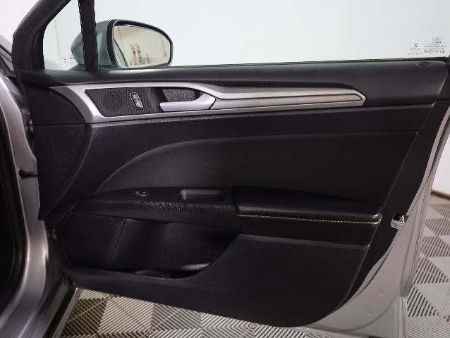 Certified 2020 Ford Fusion SE FWD image 34