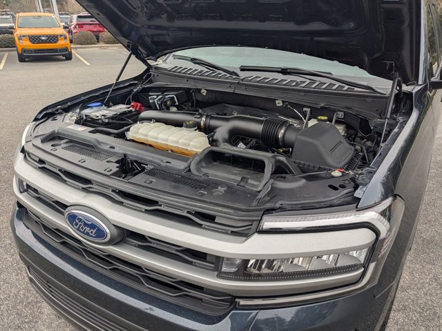 Certified 2024 Ford Expedition XLT image 40
