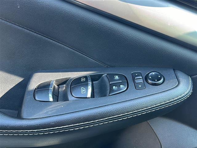Used 2023 Nissan Maxima SL FWD image 26