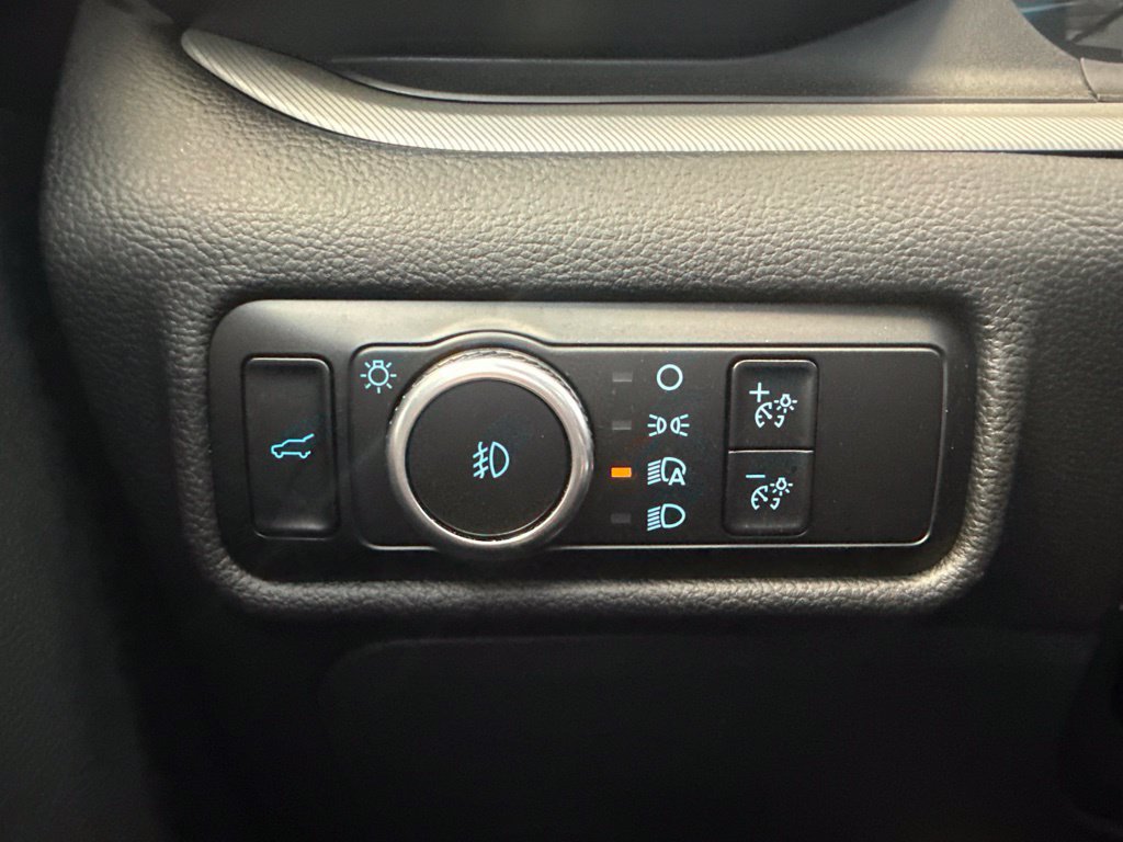 Certified 2024 Ford Explorer XLT w/ Equipment Group 202A AWD/4WD image 17