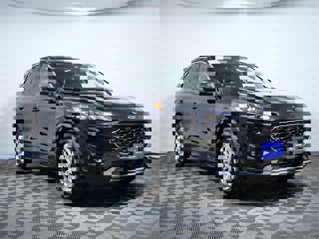 Certified 2022 Ford Escape SE w/ Cold Weather Package