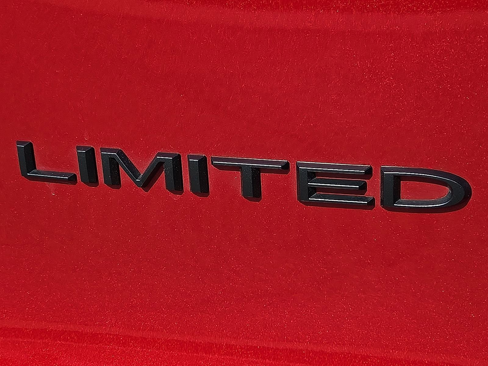 Used 2025 Chrysler Pacifica Limited image 9