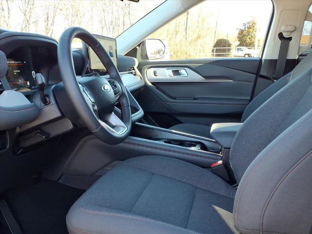 Certified 2025 Ford Explorer Active image 13