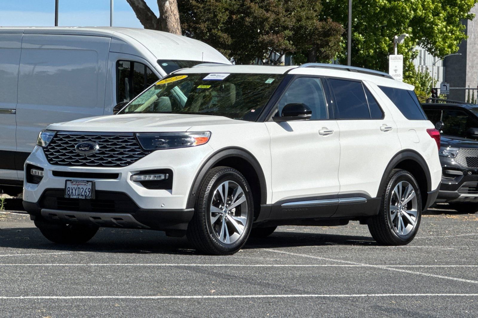 Certified 2020 Ford Explorer Platinum w/ Premium Technology Package AWD/4WD image 9