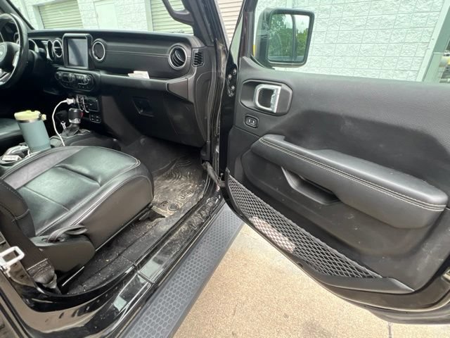 Used 2021 Jeep Wrangler Unlimited Sahara AWD/4WD image 18