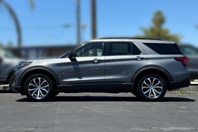 Certified 2025 Ford Explorer ST-Line AWD/4WD image 33