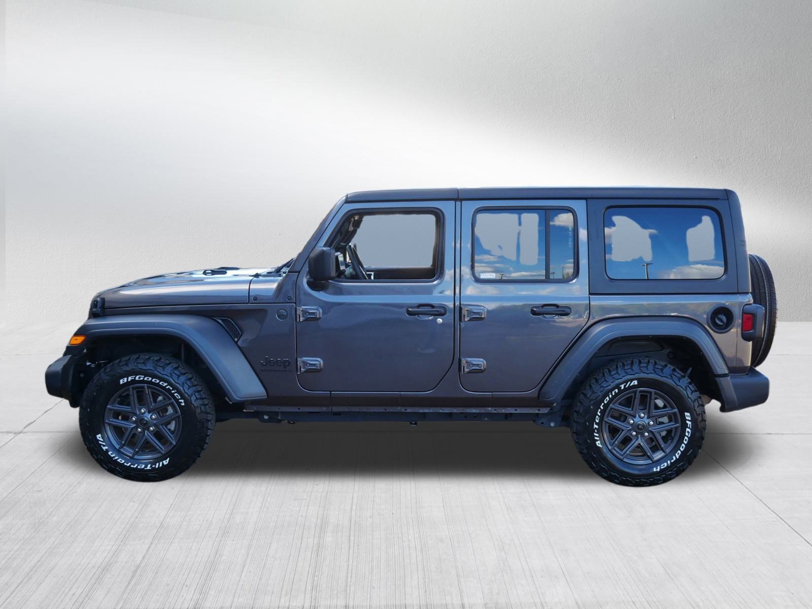 Used 2024 Jeep Wrangler Sport S image 2