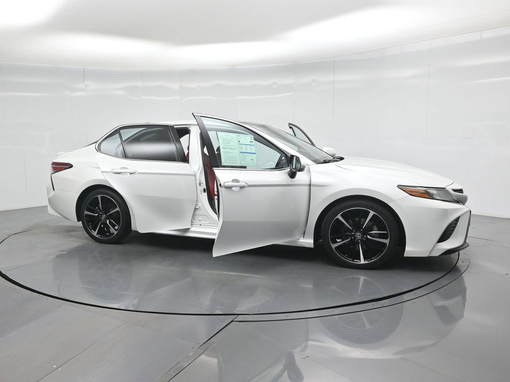 Used 2019 Toyota Camry XSE image 32