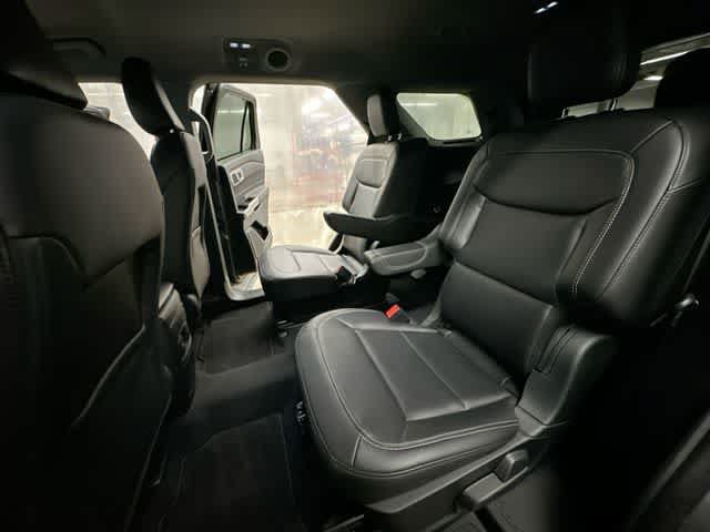 Certified 2024 Ford Explorer XLT w/ Equipment Group 202A AWD/4WD image 18