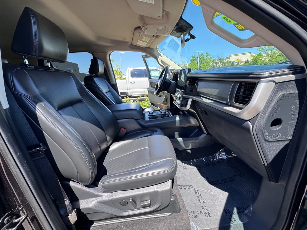 Certified 2024 Ford Expedition XLT AWD/4WD image 25