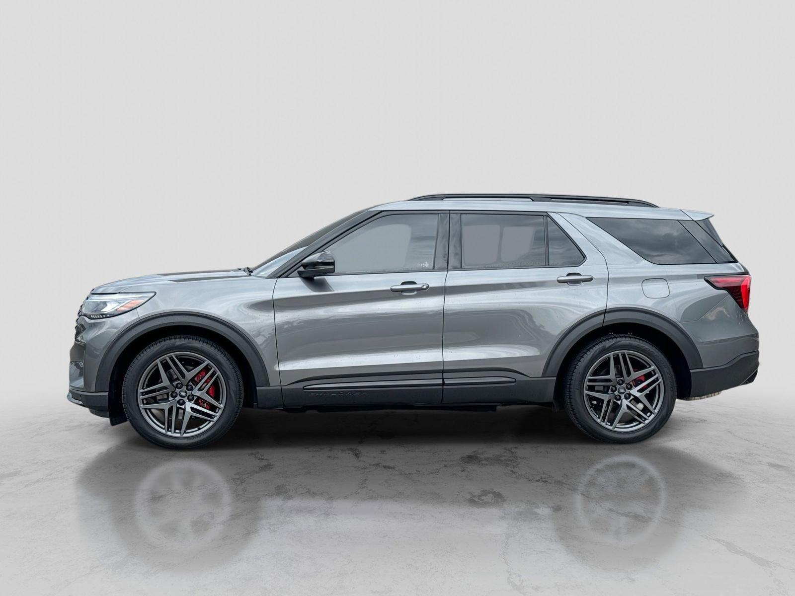 Certified 2025 Ford Explorer ST AWD/4WD image 3