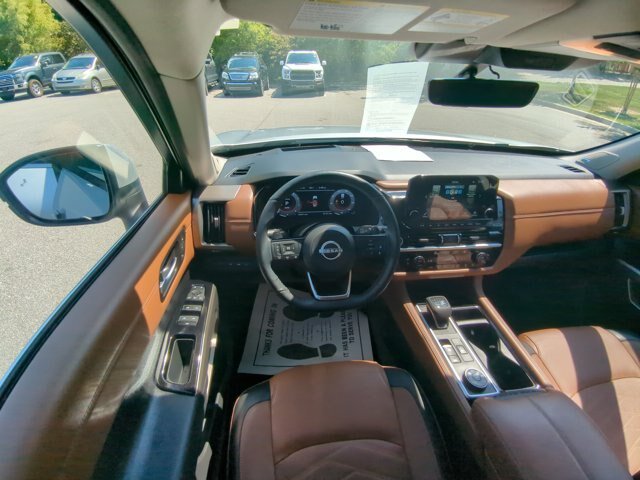 Used 2024 Nissan Pathfinder Platinum AWD/4WD image 24