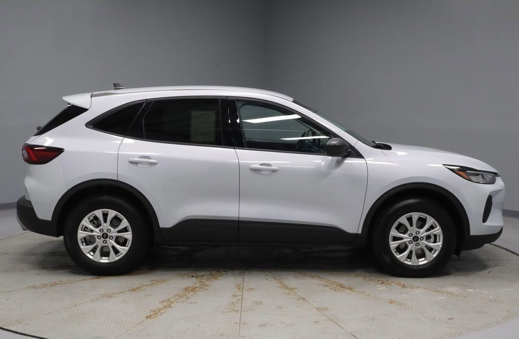 Certified 2025 Ford Escape Active w/ Cold Weather Package image 6