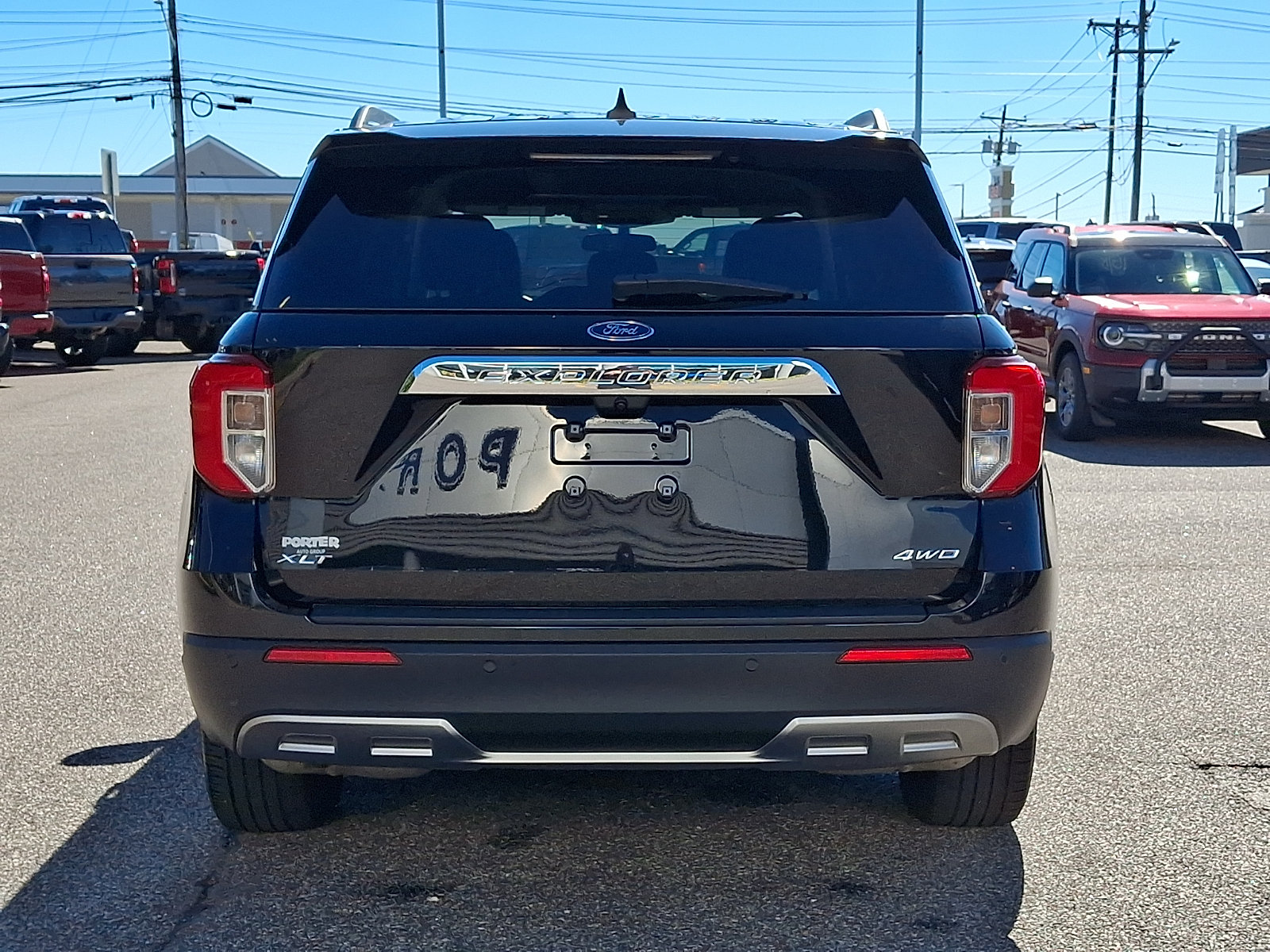 Certified 2023 Ford Explorer XLT w/ Equipment Group 202A AWD/4WD image 9