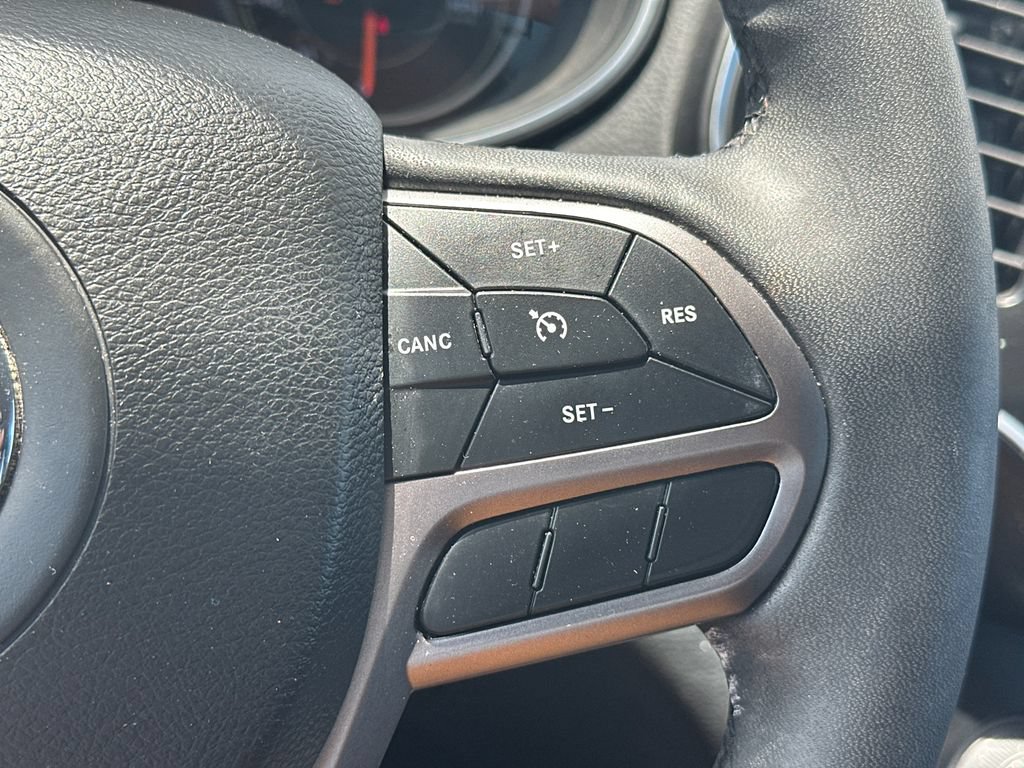 Used 2021 Jeep Cherokee Latitude Lux w/ Comfort/Convenience Group AWD/4WD image 26