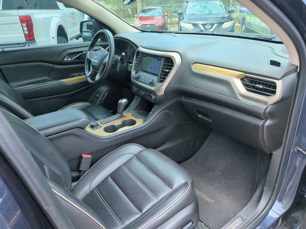 Used 2018 GMC Acadia Denali w/ Technology Package FWD image 9