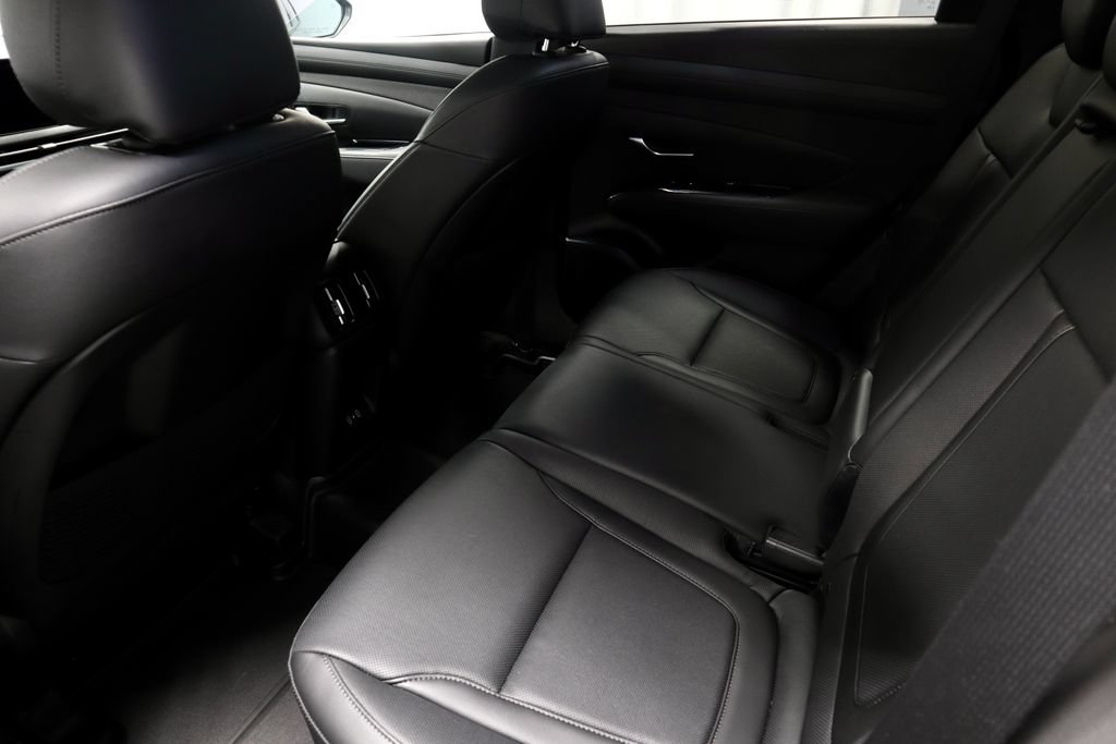 Used 2025 Hyundai Tucson Limited AWD/4WD image 22