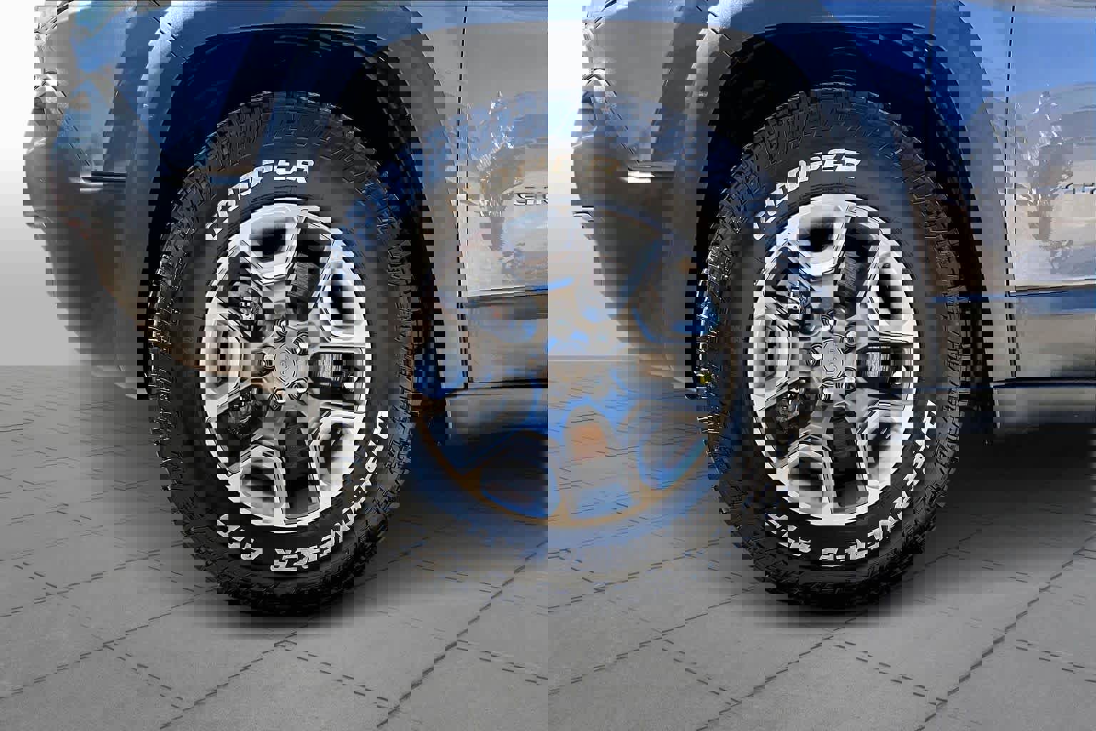 Used 2019 Jeep Cherokee Trailhawk w/ Comfort/Convenience Group AWD/4WD image 15