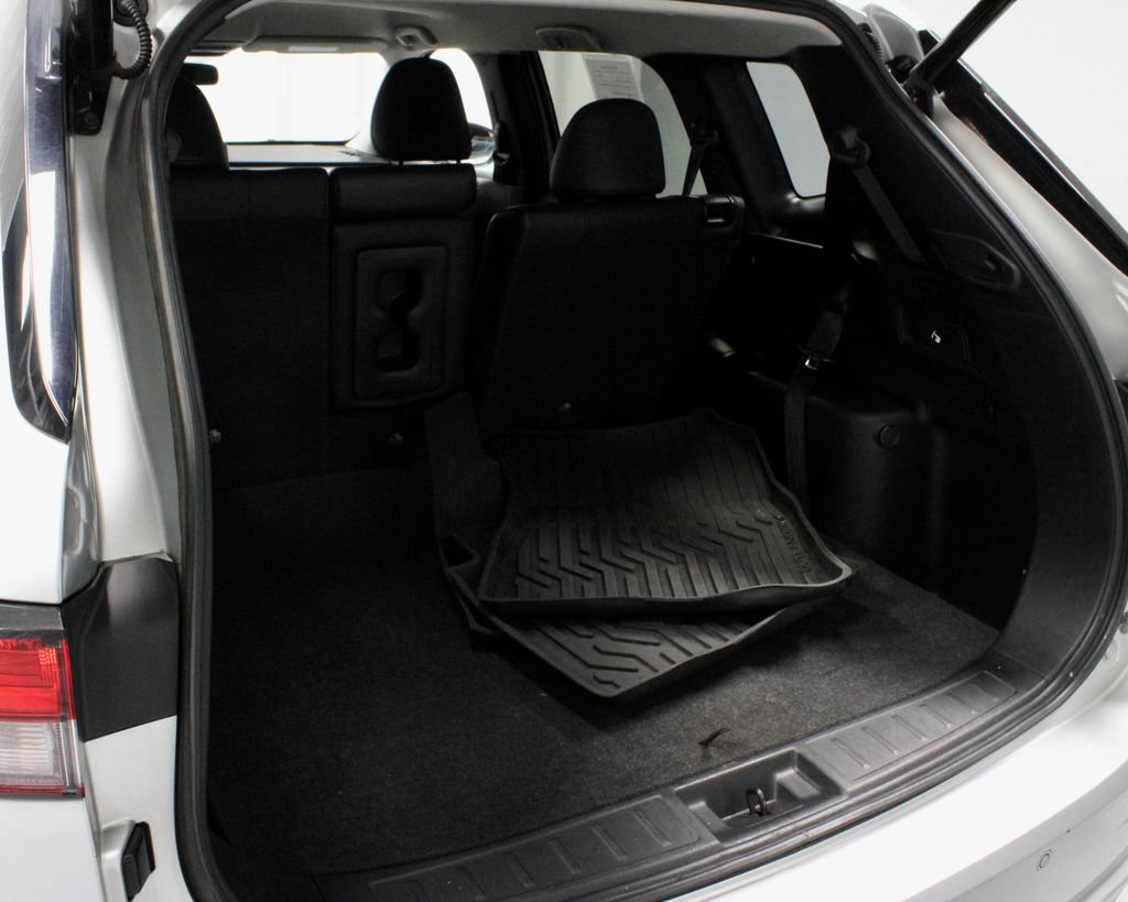 Used 2024 Mitsubishi Outlander SE AWD/4WD image 13