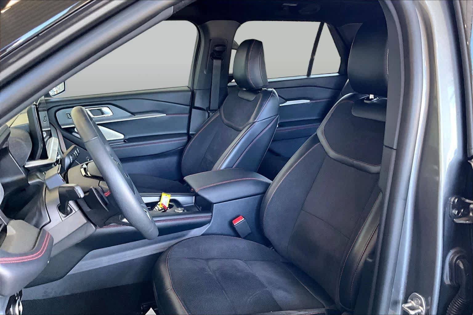 Certified 2025 Ford Explorer ST w/ Sun And Sound Package AWD/4WD image 8