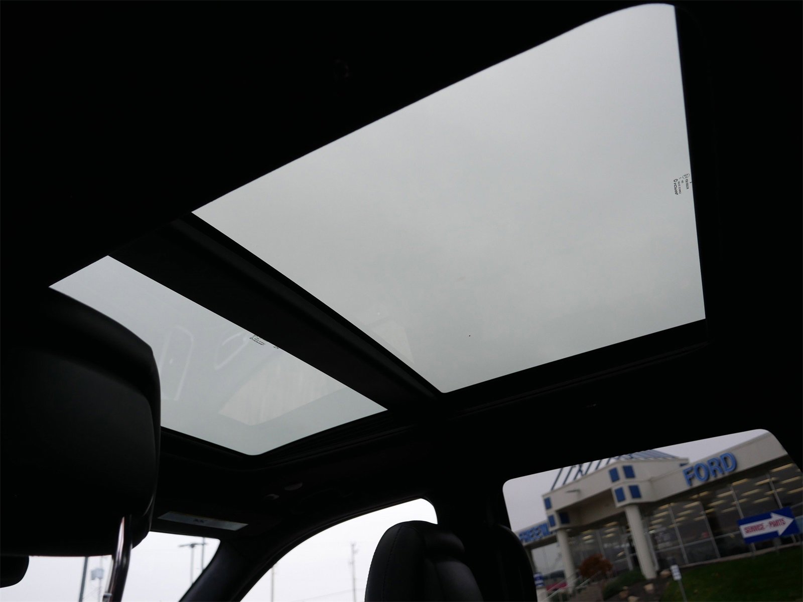 Used 2018 Jeep Grand Cherokee SRT image 17