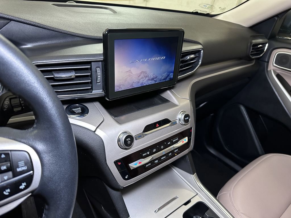 Certified 2022 Ford Explorer XLT w/ Equipment Group 202A image 46