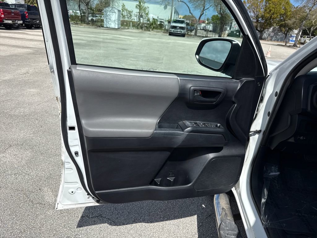 Used 2017 Toyota Tacoma SR image 13