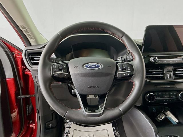 Certified 2022 Ford Escape SEL w/ SEL Stealth AWD Package image 11