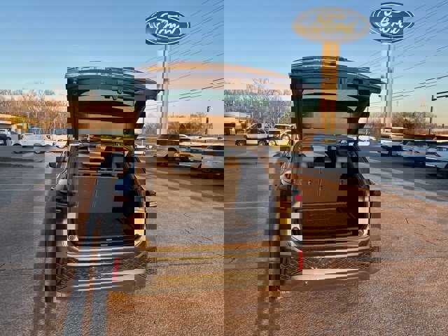 Used 2025 Volkswagen Tiguan SE R-Line image 10