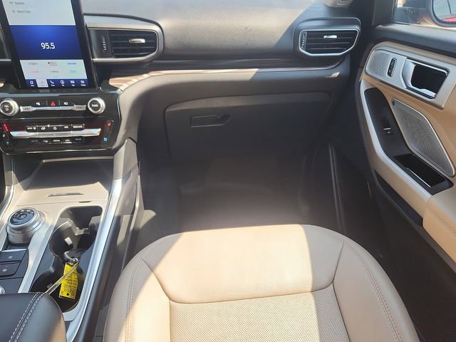 Certified 2022 Ford Explorer Limited w/ Limited Technology Package image 10