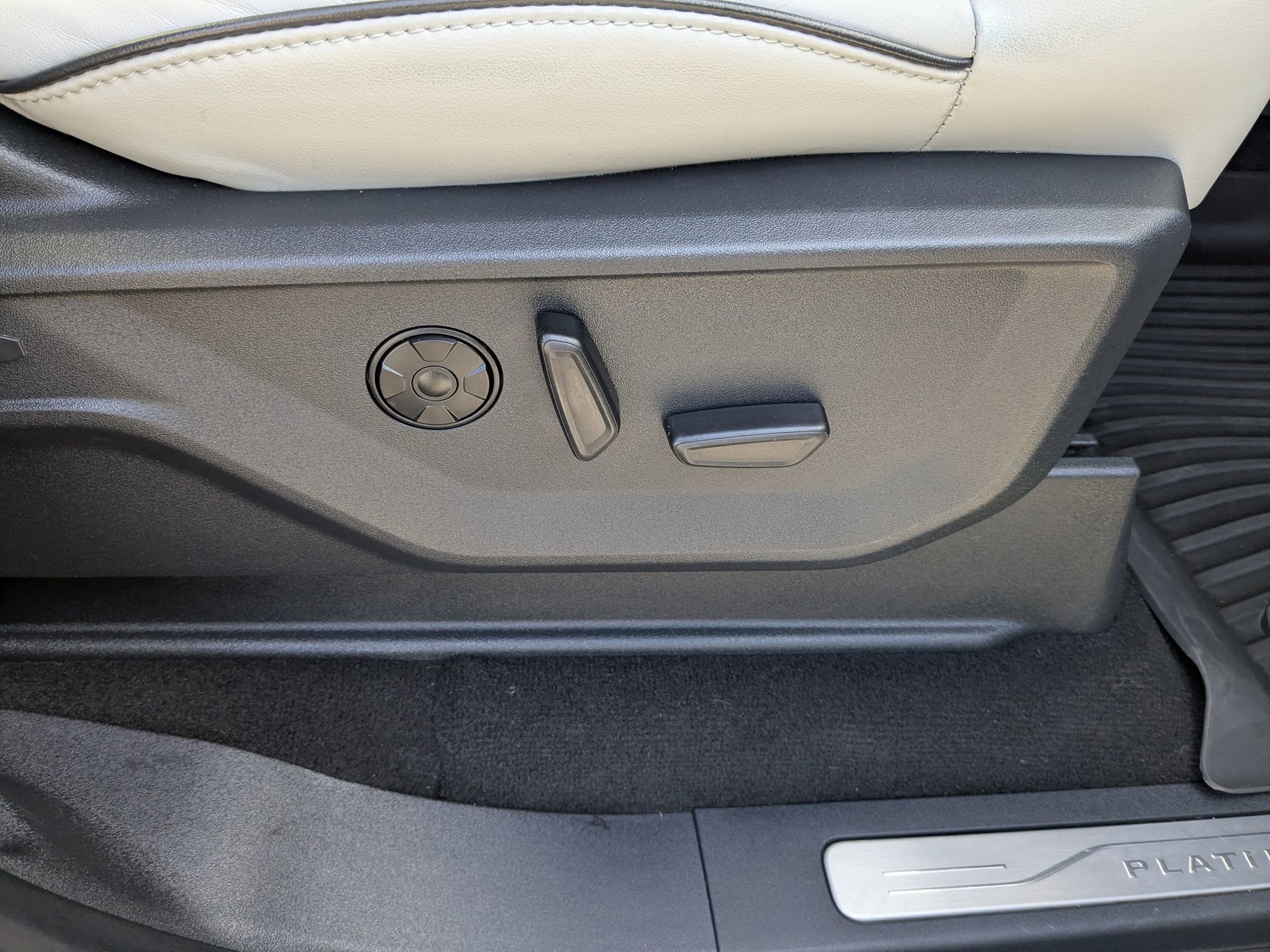 Certified 2025 Ford Expedition Platinum w/ Platinum Ultimate Package image 41