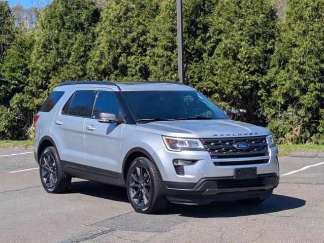 Certified 2018 Ford Explorer XLT w/ Equipment Group 202A AWD/4WD image 7