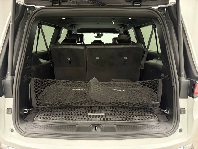 Used 2024 Jeep Wagoneer L Series II w/ Flexible Seating Group AWD/4WD image 38